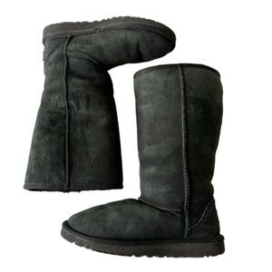 UGG CLASSIC TALL BOOTS BLACK SIZE 3